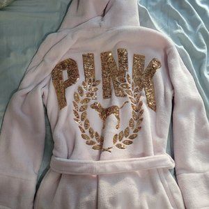 Victorias Secret PINK sherpa lined short robe with gold being and hood